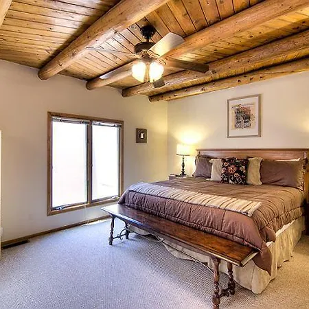 Vista Del Cielo Three-bedroom Apartment