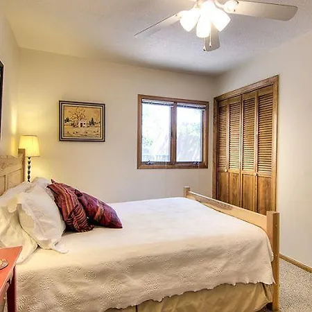 Vista Del Cielo Three-bedroom Apartment